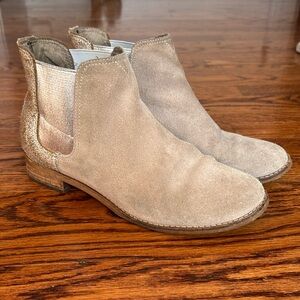 Toms taupe/grey and silver Chelsea boots sz 8